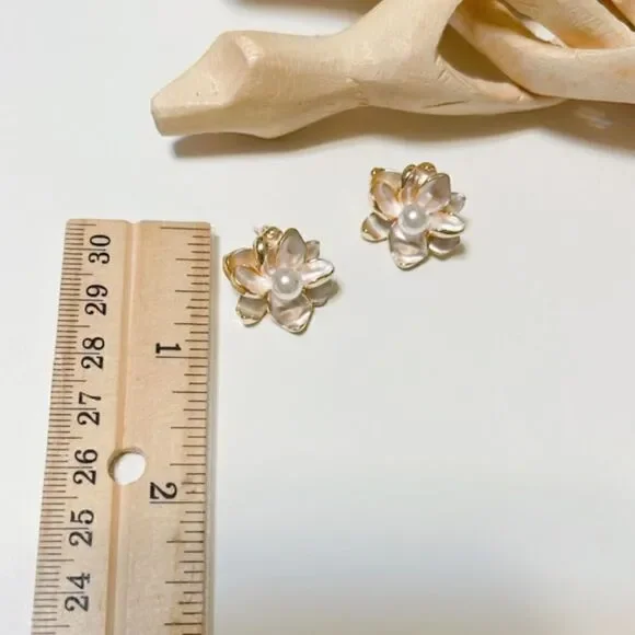 Boho pearl flower earrings #592 - Picture 5 of 6